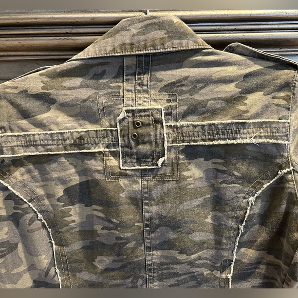 women camo lightweight casual short jacket - Picture 7 of 9